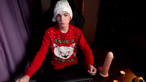 Snapshot of mattyaiden chatting on December 25, 2:34 pm Matty  Aiden online show from December 25, 2:34 pm