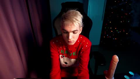 Snapshot of mattyaiden chatting on December 22, 1:55 pm Matty  Aiden online show from December 22, 1:55 pm