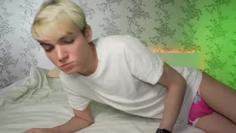 Snapshot of mattyaiden chatting on February 9, 1:25 pm Matty  Aiden online show from February 9, 1:25 pm