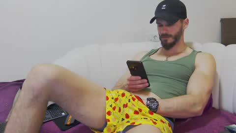 mauro_real_man online show from April 2, 6:05 pm