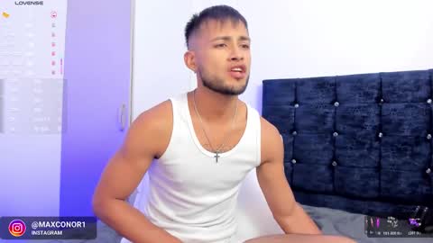 Snapshot of max_conor_ chatting on October 25, 3:14 pm Max Conor online show from October 25, 3:14 pm
