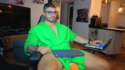 Max online show from November 27, 3:32 am