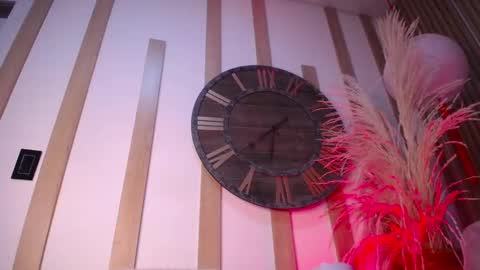 Max online show from February 21, 2:18 pm