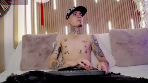 Max online show from February 8, 12:21 pm