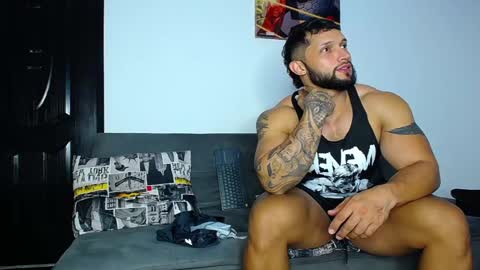 Snapshot of max_mayer chatting on February 18, 5:20 am Maximo Mayer online show from February 18, 5:20 am