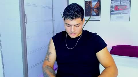 Snapshot of max_miuller chatting on October 24, 1:57 pm MAX MIULLER online show from October 24, 1:57 pm