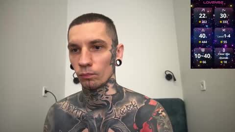 Snapshot of max_reaves chatting on February 21, 6:51 am    online show from February 21, 6:51 am