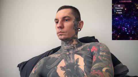 Snapshot of max_reaves chatting on March 1, 6:59 am    online show from March 1, 6:59 am