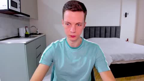 Snapshot of max_shy chatting on January 25, 3:41 pm Max  online show from January 25, 3:41 pm