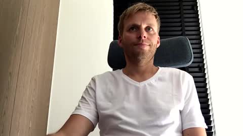 Max take off clothes online show from October 9, 11:37 am