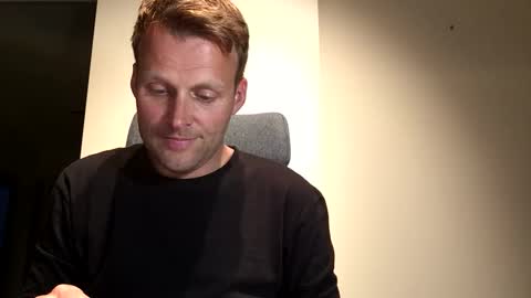 Max take off clothes online show from April 16, 7:25 pm