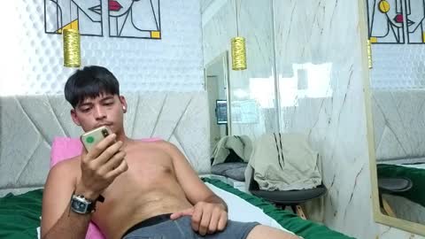 max_wine_ online show from April 10, 2:13 pm