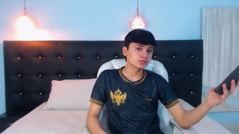 Snapshot of maxii18_ chatting on October 16, 1:19 pm --  -- online show from October 16, 1:19 pm
