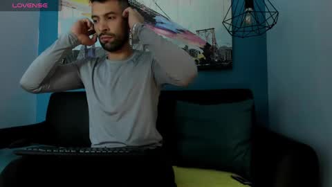 Maximo online show from January 14, 4:15 am