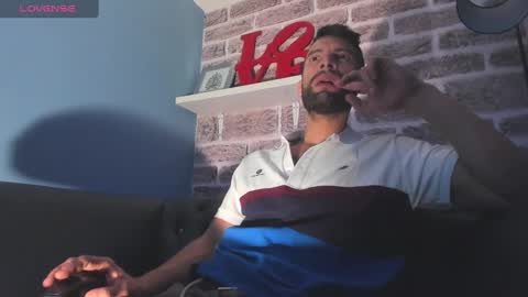 Maximo online show from February 3, 3:42 am