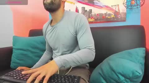 Maximo online show from December 31, 6:46 pm