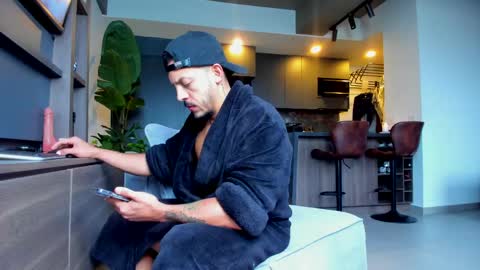 maximo_and_marcelo online show from April 8, 12:25 pm