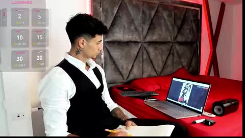 Snapshot of maximo_romano chatting on October 23, 7:39 pm Maximo online show from October 23, 7:39 pm
