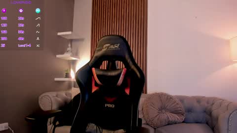 Maximo Wolf online show from June 2, 3:40 am
