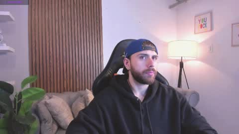 Maximo Wolf online show from April 13, 1:06 am