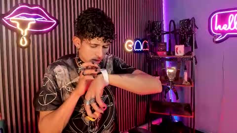 MAXIMO online show from May 12, 3:04 am