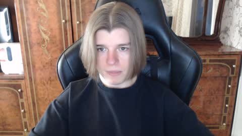 Max online show from January 25, 2:03 pm