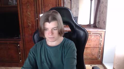 Max online show from March 2, 8:32 am