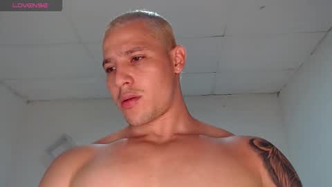 Max online show from October 29, 6:00 pm