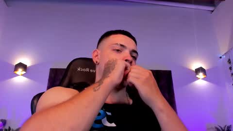 MAX online show from February 2, 11:11 pm