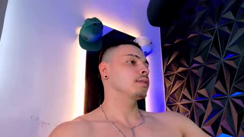 MAX online show from October 9, 7:08 pm