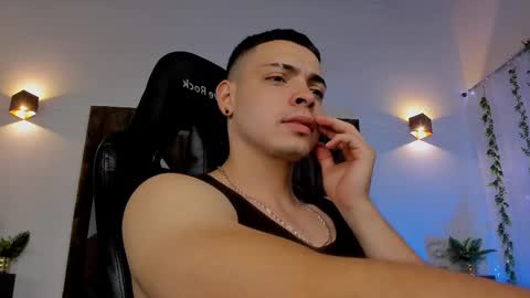 MAX online show from February 23, 9:36 pm