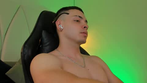 MAX online show from March 6, 10:47 pm