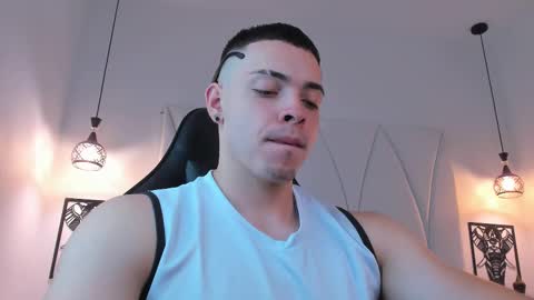 MAX online show from February 25, 9:13 pm