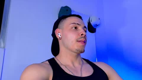 MAX online show from October 2, 2:04 am