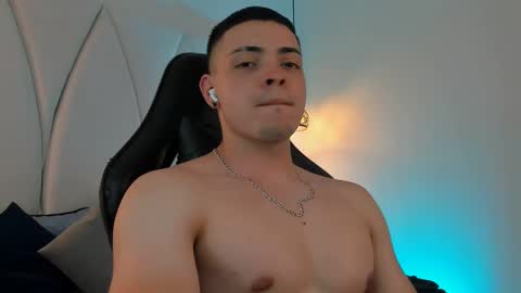 MAX online show from March 8, 9:51 pm