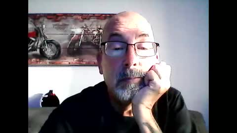 Snapshot of meathome3 chatting on October 26, 12:29 pm me at home online show from October 26, 12:29 pm