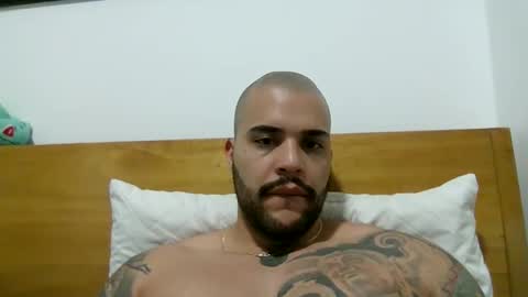 Snapshot of medellindrak chatting on February 15, 11:38 pm filippoae online show from February 15, 11:38 pm