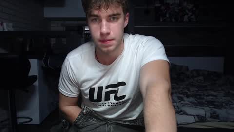 Max online show from December 17, 7:59 pm