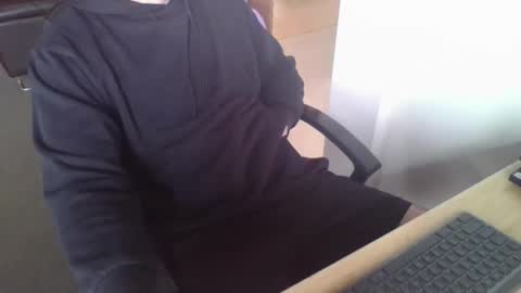 Snapshot of melbguy_075 chatting on September 20, 12:43 am melbguy_075 online show from September 20, 12:43 am