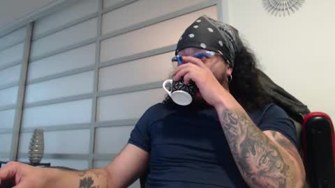 Melkkor Independient Model online show from February 23, 11:56 am