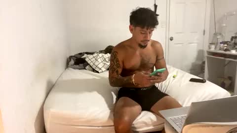 miamiclos1 online show from February 24, 2:56 am