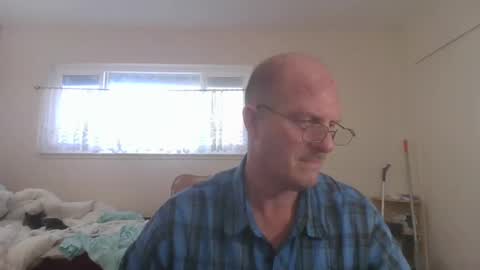 Snapshot of michaelbently chatting on December 24, 10:39 pm michaelbently online show from December 24, 10:39 pm
