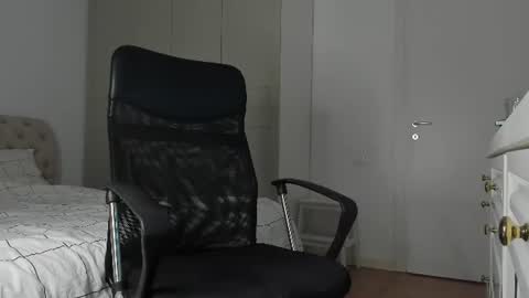 MichaelEvansx online show from July 7, 7:39 pm