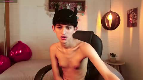 michaelkoiv online show from April 14, 11:43 am