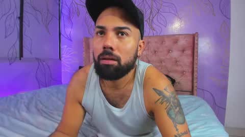 Michaell online show from February 22, 1:22 am