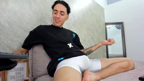mick_lollipopp online show from March 26, 8:35 pm