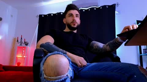MightyAaron online show from April 27, 5:04 am