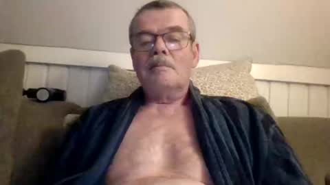 mikael42 online show from April 14, 6:18 pm