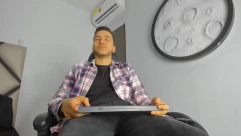 Mike  online show from January 7, 11:48 am