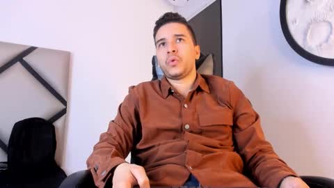 Snapshot of mike_257_ chatting on October 20, 2:32 pm Mike online show from October 20, 2:32 pm
